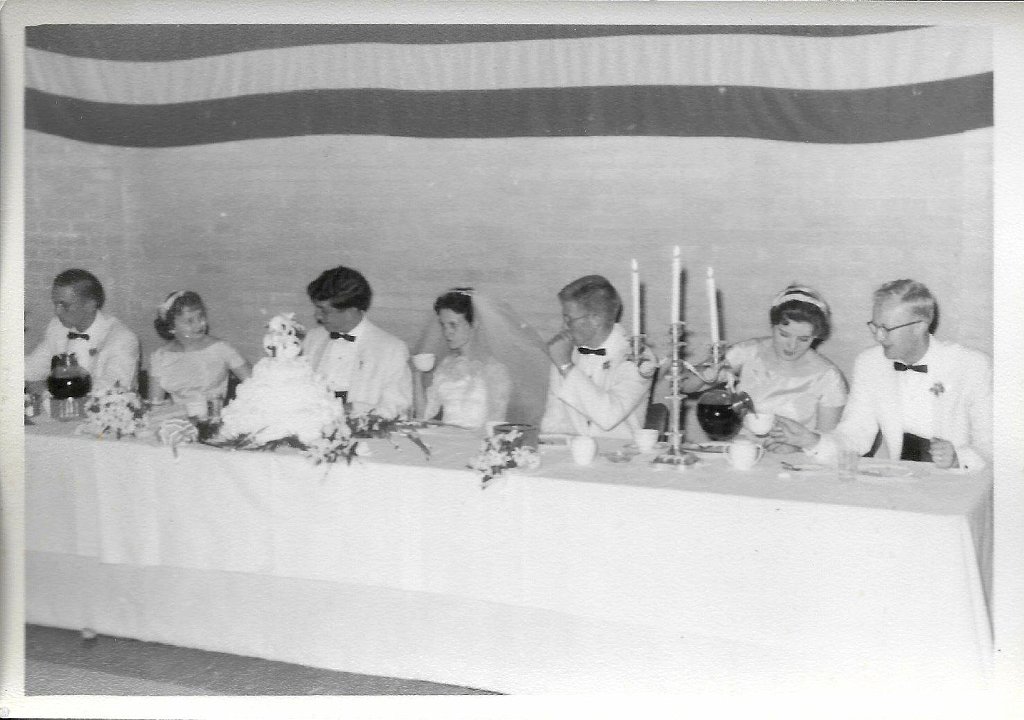 14 wedding party table